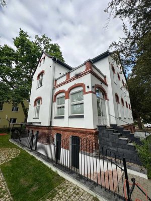 Geschmackvolle, sanierte 4-Raum-EG-Wohnung mit luxuriöser Innenausstattung in Berlin Zehlendorf