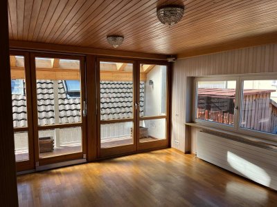 Geräumige Wohnung mit Parkplatz und Balkon in Top-Lage und Seenähe!