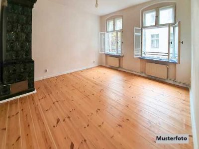 3-Zimmer-Wohnung mit Garage und Stellplatz