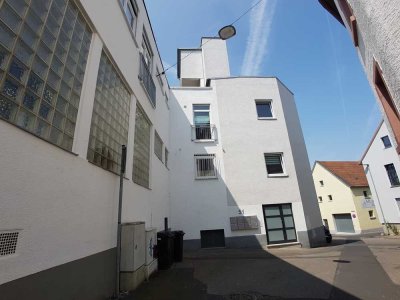 Singles und Pärchen aufgepasst! Mitten in der Stadt! 1-Zimmer-App. mit Küchenzeile in Friedberg