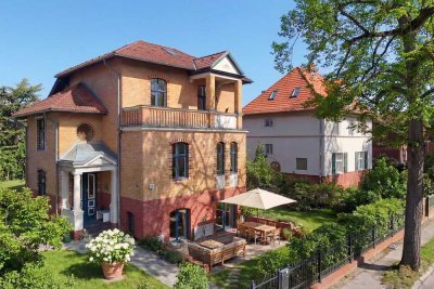 Historische Gründerzeitvilla mit separater Wohneinheit in Bestlage von Berlin-Lichterfelde-West