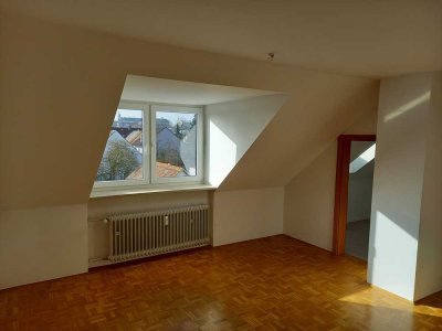 Gemütliche 2,5-Zimmer-DG-Wohnung