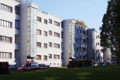 Raum zum Leben! Ansprechende 2 ZKB mit Loggia!
