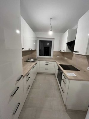 Erstbezug nach Sanierung: schöne 4-Zimmer-Wohnung mit Einbauküche und Balkon in Seevetal