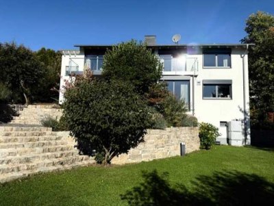 Wunderschöne Familienvilla auf Traumgrundstück - von privat