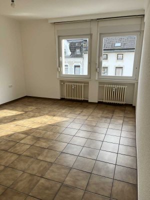 Schöne 3-Zimmer-Wohnung mit Balkon und EBK in Mönchengladbach