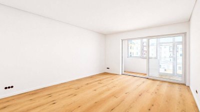 Erstbezug nach Sanierung: Helle 3-Zimmer-Wohnung mit Loggia, Balkon und direktem Liftzugang!