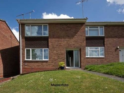 Einfamilienhaus mit Garage und Dachterrasse
