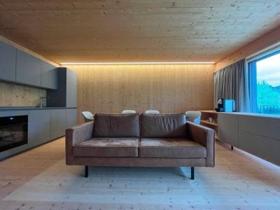 Ansprechende 2-Raum-HolzWohnung mit EBK und Balkon in Mondsee