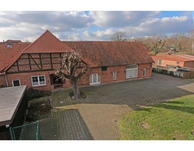 Platz für's Schrauben und Wohnen - Einliegerwohnung inklusive
