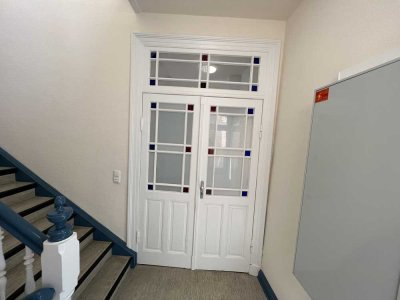 Eckernförde-Innenstadt: 3 Zimmer Wohnung im 1.0G - Frei zum 01.12.2025 - Besichtigung am Mittwoch !