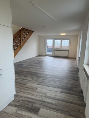 Vollständig renovierte, helle Maisonette Wohnung in ruhiger Wohnlage