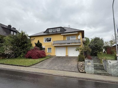 Schickes, großzügiges EFH im Bungalowstil mit Einliegerwohnung