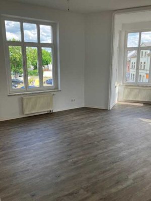 Wohnen im Zentrum, 3-Raum, neu saniert & m. Fahrstuhl