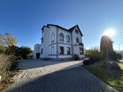 Charmante 4-Zimmer-Wohnung in gepflegter Altbauvilla