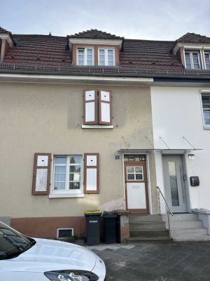 Charmantes Reihenmittelhaus mit 4 Zimmern und Gartenidylle in LU-Mundenheim