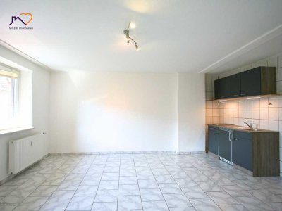 Helle 1-Raum-Wohnung mit Küchenzeile in Beggendorf