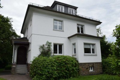 Schönes Einfamilienhaus in zentraler Lage mit großem Grundstück