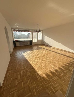 Attraktive 4-Zimmer-Wohnung mit Balkon im 1. OG in Hardterbroich-Pesch