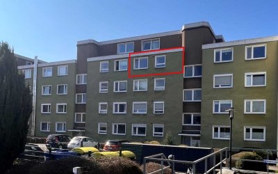 Helle 2-Zimmer-Wohnung mit Balkon, Einbauküche und Fahrstuhl