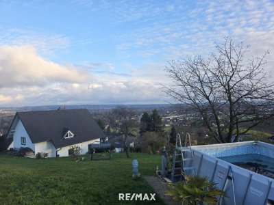 Herrliche Aussichtslage - viel Grund!