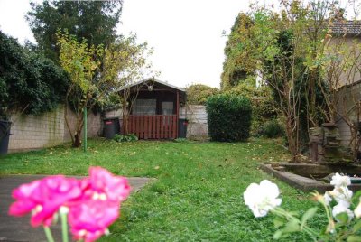 Hochwertige 2-Zimmer-Erdgeschosswohnung mit Sonnenterrasse und großem Garten in Bonn-Lengsdorf