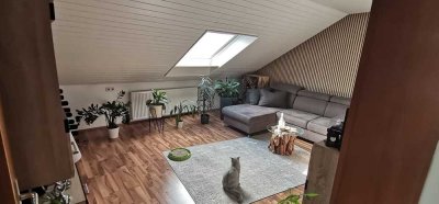 Schöne helle 3,5-Zimmer Dachgeschosswohnung mit großem Balkon