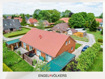 Vermietetes Doppelhaus: Modern & gepflegt!