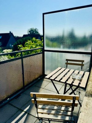 schöne 2,5 Zimmer-Wohnung mit Balkon in zentraler Lage !!