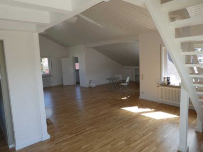 Esslingen, 4,5 Zimmer-Dachterrassen-Studio-WHG, leerstehend, Preisreduzierrung