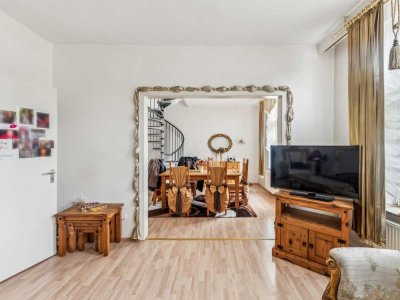 Vermietete 5-Zimmer-Maisonette-Wohnung in zentraler Lage von Neumünster als Kapitalanlage