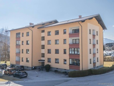 Wohnung mit Potenzial – 98 m² mit drei Schlafzimmern und zwei Balkone, 2 Einzelgaragen