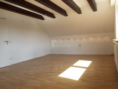 Modernisierte 2-Raum-Wohnung mit Einbauküche in Bielefeld