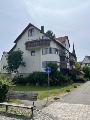 125 qm Modernisierte 4,5-Zimmer-Maisonette-Wohnung mit Balkon und Einbauküche in Althengstett