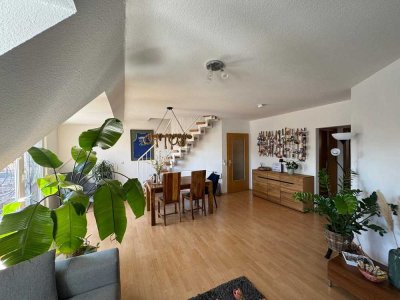 Schöne und gepflegte 4-Raum-Maisonette-Wohnung mit Balkon in Aschaffenburg