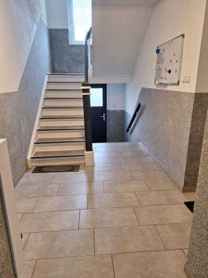 Provisionsfrei* Mit Gartenteil + Stellplatz! Gemütl. DG-Wo, sofort bezugsfrei!
