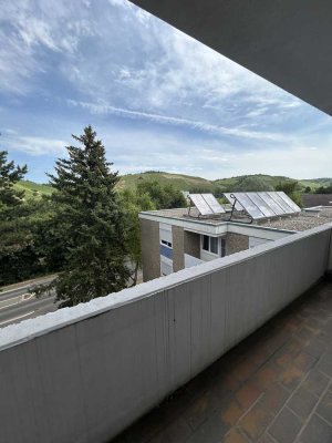 Gepflegte Wohnung inkl. Küche, Weinberg-Blick !