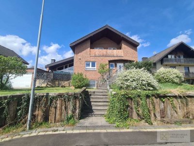 Großzügiges Einfamilienhaus im idyllischen Kommern mit Weitblick