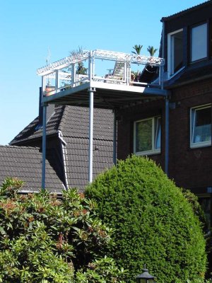 Attraktiv und frisch sanierte 3 Raum im DG mit gehobener Innenausstattung