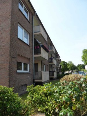 Ihre zukünftige ruhige , vollsanierte 3-Zimmer-Erdgeschosswohnung mit großem Balkon