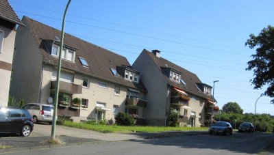 Lassen Sie sich vormerken - renovierte 3-Zimmer DG Wohnung wartet auf Sie als neue Mieter