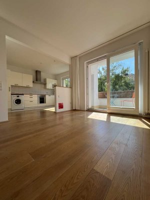Sülzer Rarität ! Modernisierte ETW mit Loggia und eigenem Dachgeschoss als konkrete Ausbaureserve