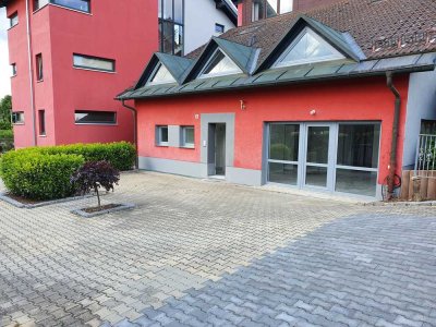 Geräumige, neuwertige 3.5 Zimmer-Gartenwohnung in Plauen
grosse Terrasse,Grill,-Lagerfeuerplatz