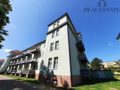 Solide Kapitalanlage in Stadtfeld – Vermietete 3-Raumwohnung mit Balkon