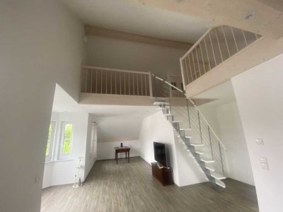 3,5 Zimmer: Individuelles Wohnen mit Galerieflair, Balkon und Naturblick – stilvoll & ruhig