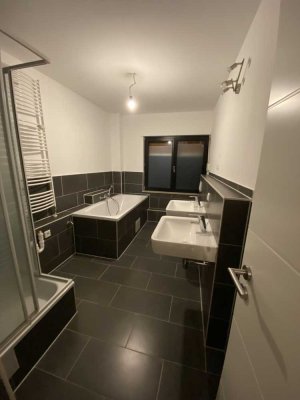 WG-geeignete schöne 4-Zimmerwohnung mit großer Terrasse