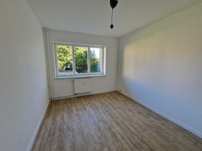 Wohnglück trifft auf Idylle - 2-Zimmer-EG-Wohnung mit Balkon in Neuruppin zu vermieten!