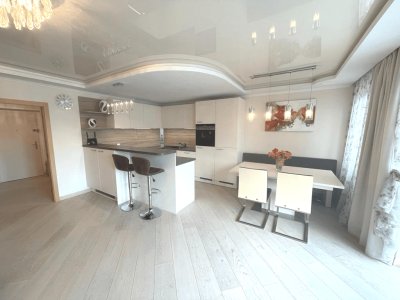 Elegante Maisonette mit Balkon, Tiefgaragenplatz &amp; Designausstattung