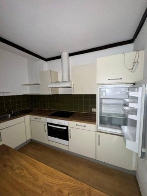 HIT! GÜNSTIG,FREUNDLICH, BEQUEME 2 ZIMMER WOHNUNG IM ZENTRUM !