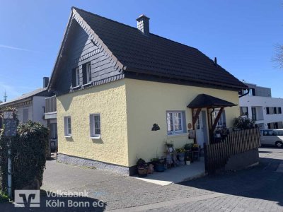 Königswinter-Ittenbach- Mittendrin und individuell. Einfamilienhaus bzw. Maisonette in TOP-Lage!